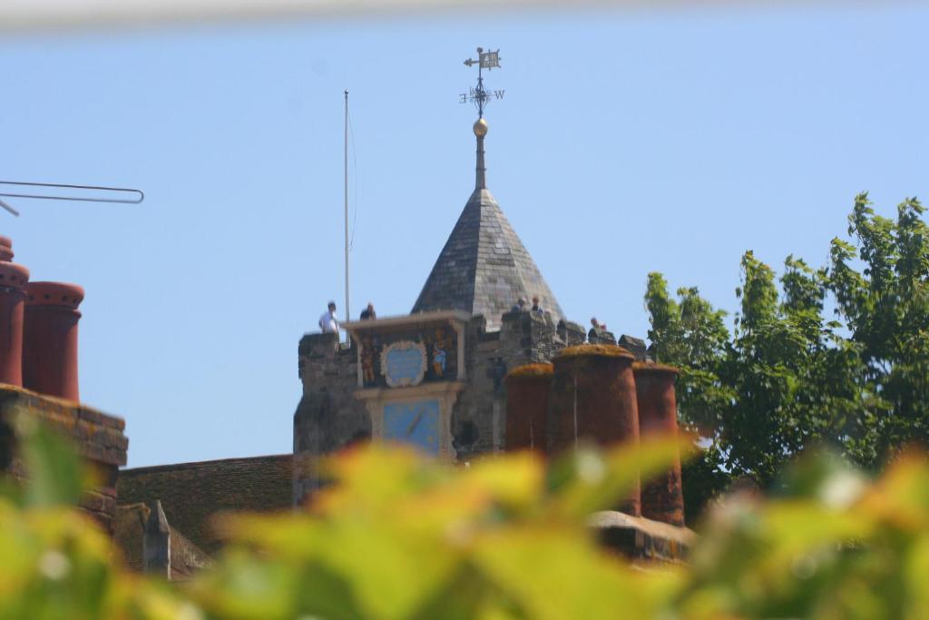Whitehouse Rye Bed and Breakfast Buitenkant foto The church in Saint-André-de-Lidon