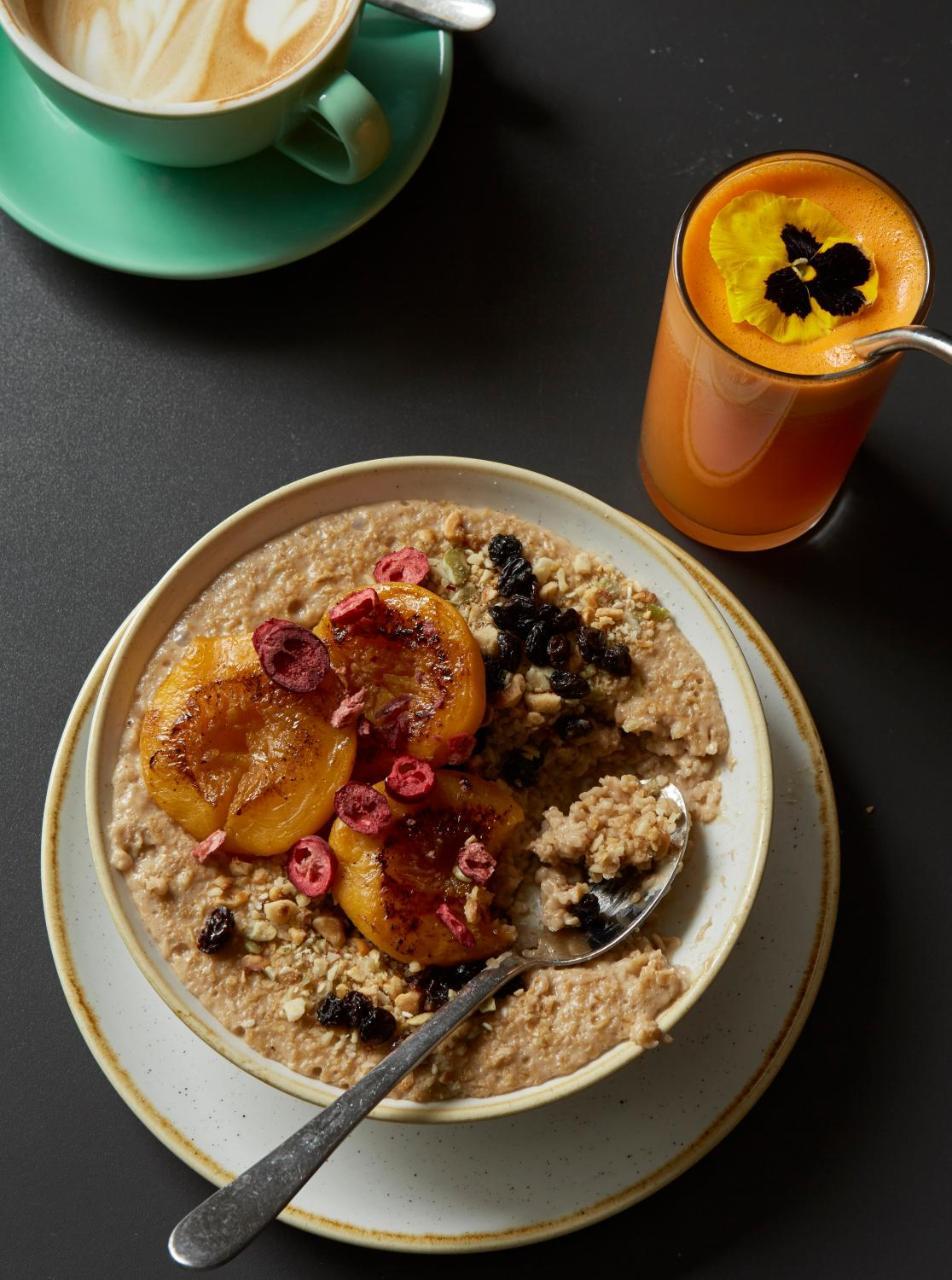 Whitehouse Rye Bed and Breakfast Buitenkant foto Oatmeal with fruit